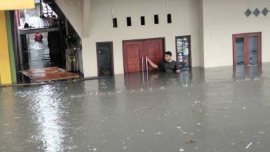 Photo of Sungai Bengawan Solo Meluap, Lima Daerah Terkepung Banjir