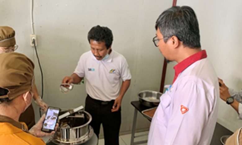 Photo of Cokelat Lung Anai Raih Sertifikat Halal, Bukti Komitmen Terhadap Produk Berkualitas