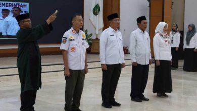Photo of Bupati Edi Lantik Enam Pejabat Tinggi Pratama di Kukar