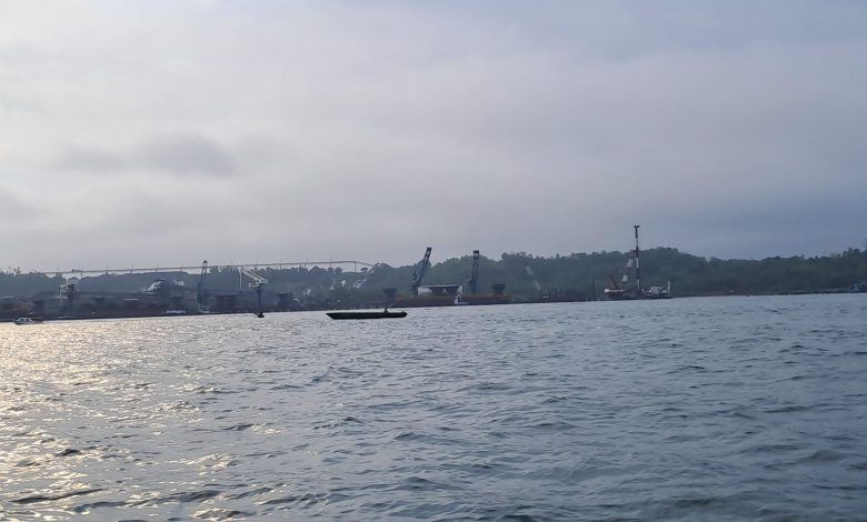 Photo of Jatuh Bangun Nelayan Tangkap Ikan di Teluk Balikpapan